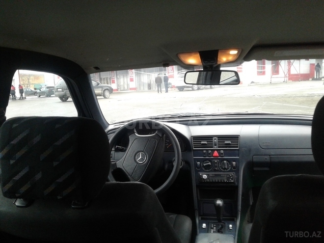 Mercedes C 240 1999, 286,000 km - 2.4 l - Gəncə