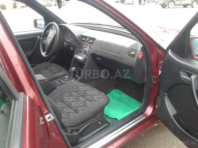 Mercedes C 240 1999, 286,000 km - 2.4 l - Gəncə