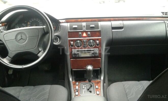 Mercedes E 240 1998, 239,234 km - 2.4 l - Bakı