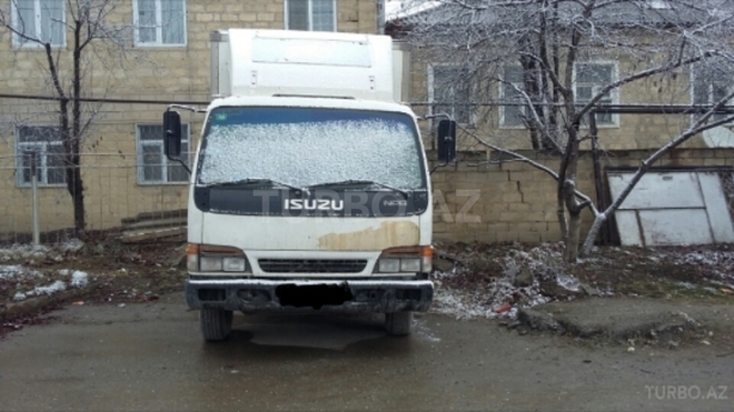 Isuzu NPR 66 L 1998, 300,000 km - 0.4 л - Quba
