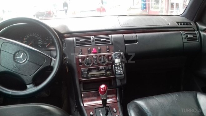 Mercedes E 220 1996, 250,000 km - 2.2 л - Bakı