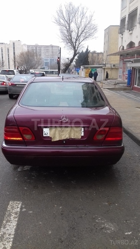 Mercedes E 220 1996, 250,000 km - 2.2 л - Bakı