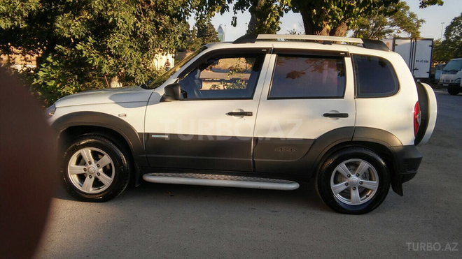 Chevrolet Niva 2014, 90,000 km - 1.7 л - Bakı