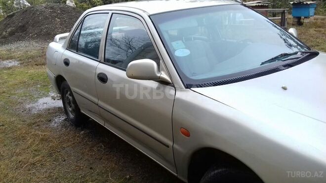 Mitsubishi Lancer 1994, 136,000 km - 1.8 l - Astara