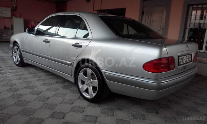 Mercedes E 220 1996, 190,000 km - 2.2 l - Bakı