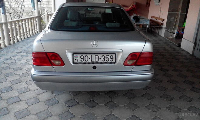 Mercedes E 220 1996, 190,000 km - 2.2 l - Bakı