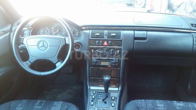 Mercedes E 200 1997, 182,300 km - 2.0 l - Gəncə