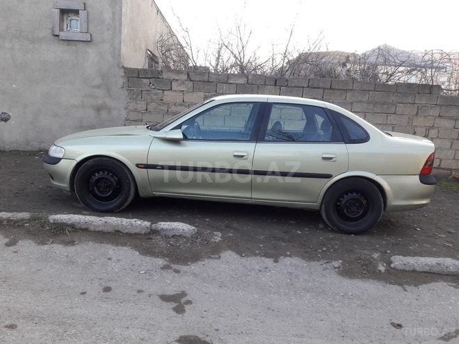 Opel Vectra 1996, 300,000 km - 2.0 l - Sumqayıt