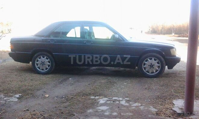Mercedes 190 1990, 14,812 km - 1.8 л - 