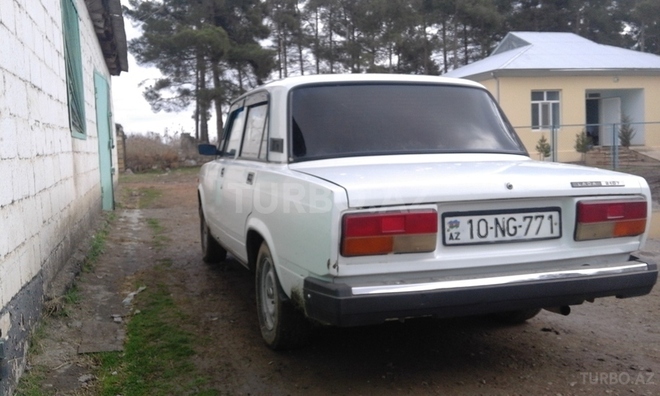 LADA (VAZ) 2107 2004, 32,640 km - 1.6 l - Saatlı
