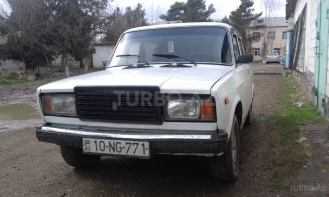 LADA (VAZ) 2107 2004, 32,640 km - 1.6 l - Saatlı