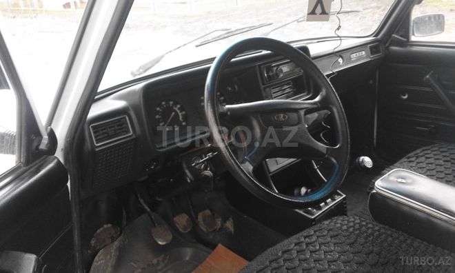 LADA (VAZ) 2107 2004, 32,640 km - 1.6 l - Saatlı