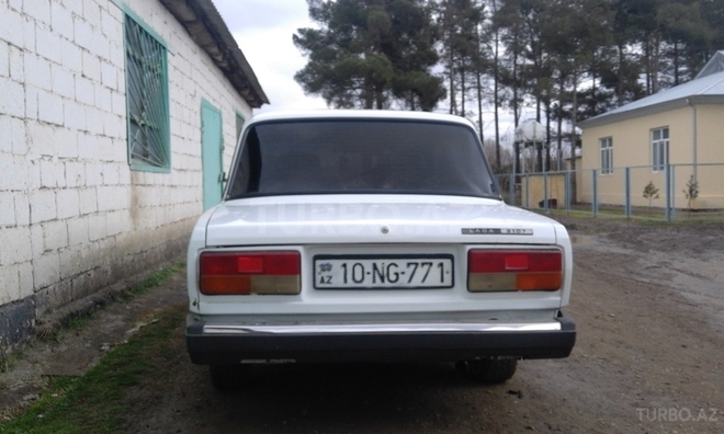 LADA (VAZ) 2107 2004, 32,640 km - 1.6 l - Saatlı