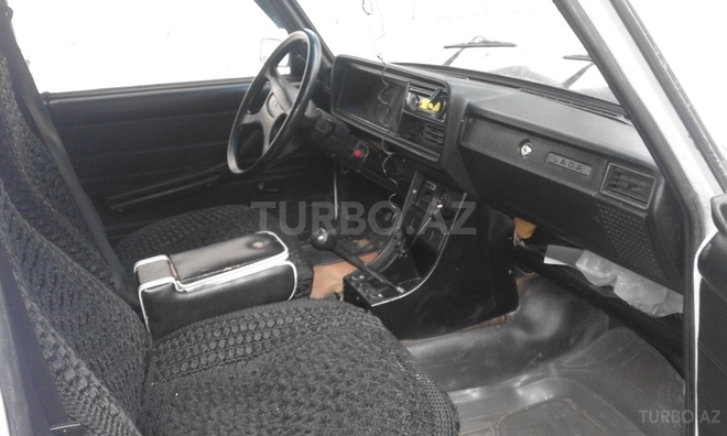 LADA (VAZ) 2107 2004, 32,640 km - 1.6 l - Saatlı