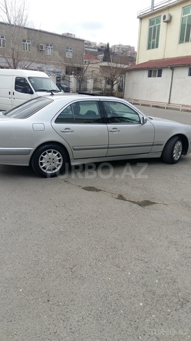 Mercedes E 270 2000, 328,000 km - 2.7 l - Bakı