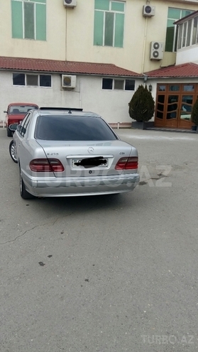 Mercedes E 270 2000, 328,000 km - 2.7 l - Bakı