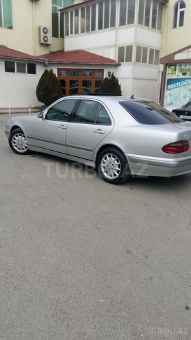 Mercedes E 270 2000, 328,000 km - 2.7 l - Bakı