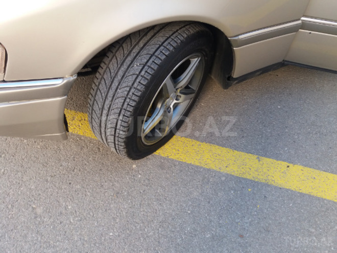 Mercedes C 230 1997, 221,000 km - 2.3 л - Sumqayıt