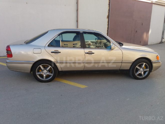 Mercedes C 230 1997, 221,000 km - 2.3 л - Sumqayıt