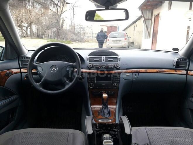 Mercedes E 270 2003, 230,000 km - 2.7 l - Bakı