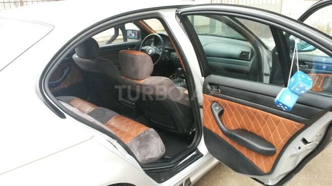BMW 320 2000, 300,000 km - 2.2 л - Bakı