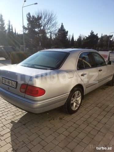 Mercedes E 240 1997, 300,000 km - 2.4 l - Mingəçevir