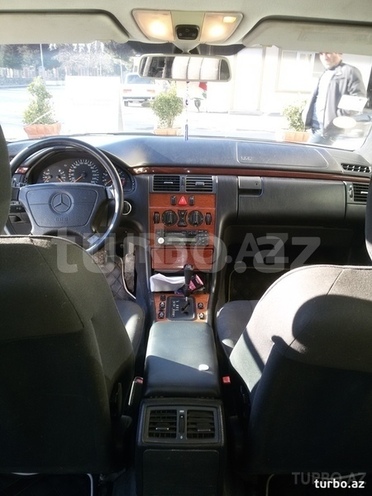 Mercedes E 240 1997, 300,000 km - 2.4 l - Mingəçevir