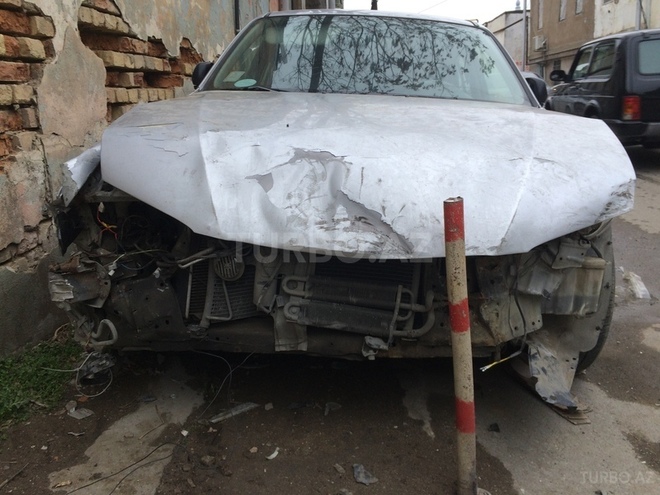 Mazda 626 2000, 200,000 km - 2.0 л - Bakı