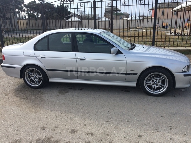 BMW 528 2001, 117,000 km - 2.5 l - Bakı