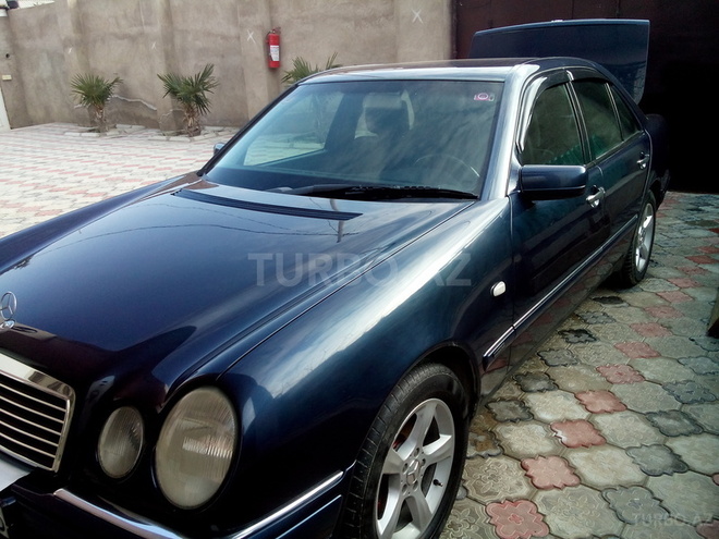 Mercedes E 200 1999, 329,841 km - 2.0 л - Bakı