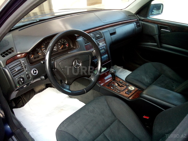 Mercedes E 200 1999, 329,841 km - 2.0 л - Bakı