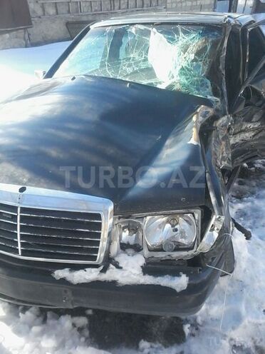 Mercedes 190 1991, 60,000 km - 0.2 l - İsmayıllı