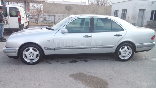 Mercedes E 280 1996, 256,000 km - 2.8 l - Sumqayıt