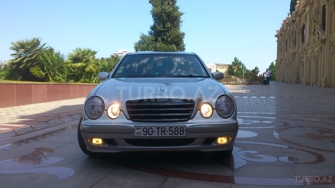 Mercedes E 270 1999, 233,000 km - 2.7 l - Bakı
