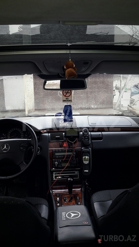 Mercedes E 270 1999, 233,000 km - 2.7 l - Bakı