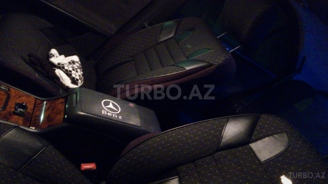Mercedes E 270 1999, 233,000 km - 2.7 l - Bakı