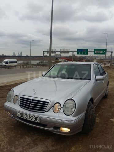 Mercedes E 270 2001, 267,000 km - 2.7 l - Bakı