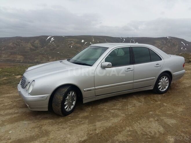 Mercedes E 270 2001, 267,000 km - 2.7 l - Bakı