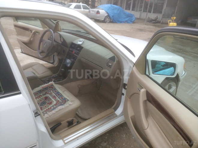 Mercedes C 230 1999, 173,000 km - 2.3 л - Bakı