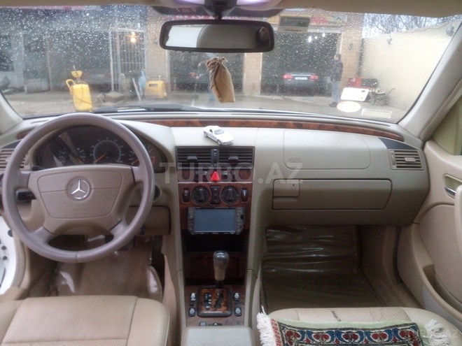 Mercedes C 230 1999, 173,000 km - 2.3 л - Bakı