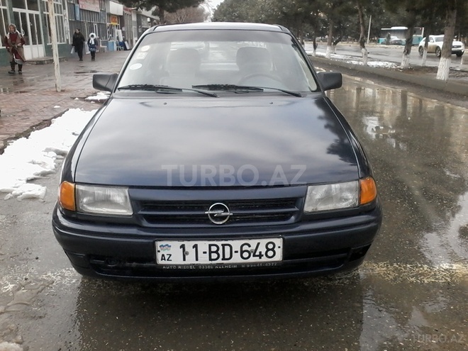 Opel Astra 1993, 245,000 km - 1.6 l - Sumqayıt