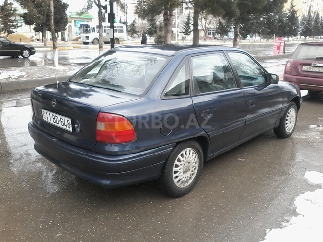Opel Astra 1993, 245,000 km - 1.6 l - Sumqayıt