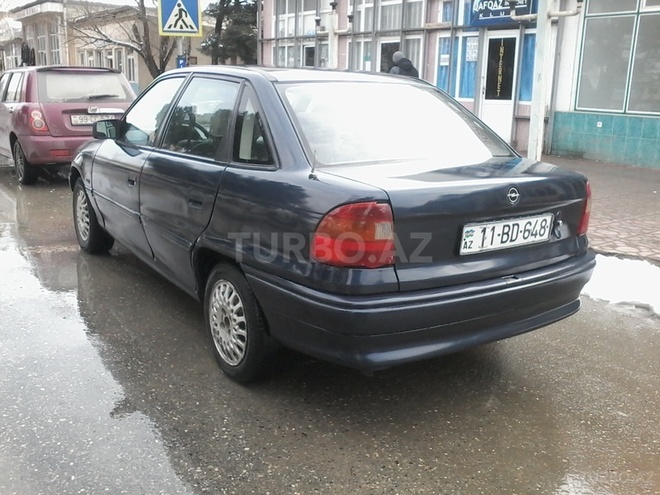 Opel Astra 1993, 245,000 km - 1.6 l - Sumqayıt
