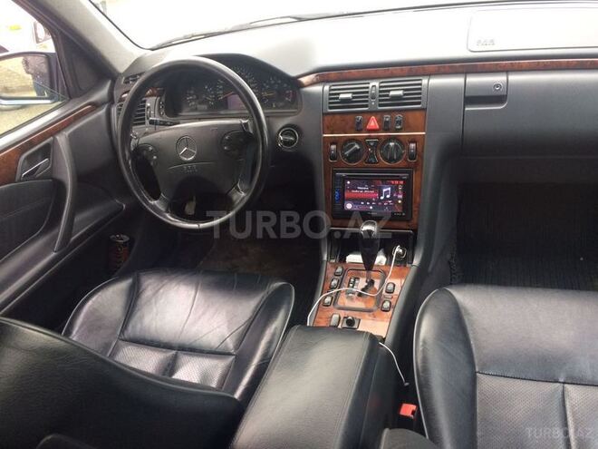 Mercedes E 240 2000, 245,000 km - 2.6 l - Bakı