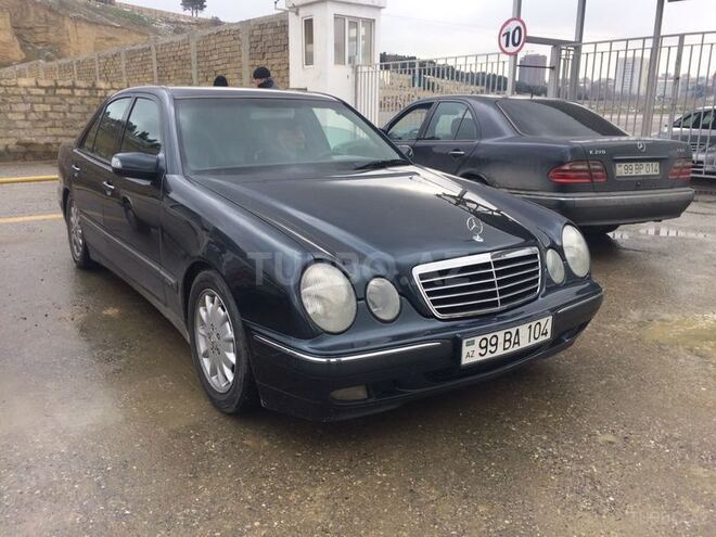 Mercedes E 240 2000, 245,000 km - 2.6 l - Bakı