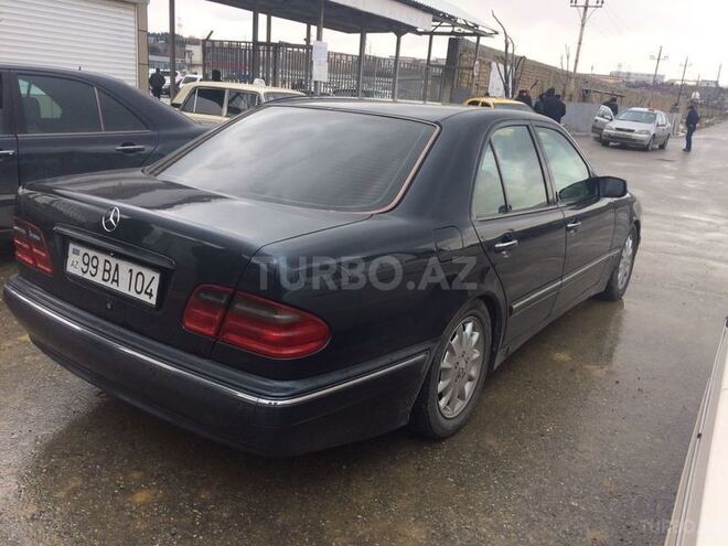 Mercedes E 240 2000, 245,000 km - 2.6 l - Bakı
