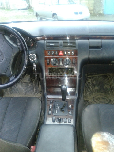 Mercedes E 230 1997, 230,000 km - 2.3 l - Bakı
