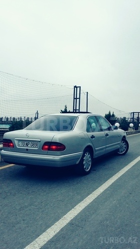 Mercedes E 230 1996, 320,000 km - 2.3 л - Bakı