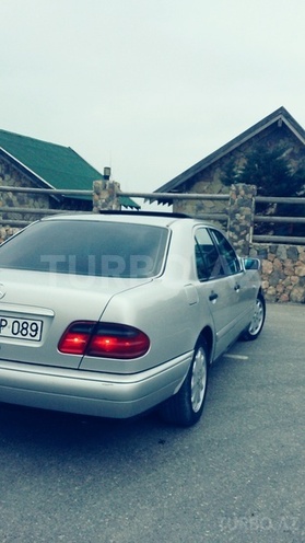 Mercedes E 230 1996, 320,000 km - 2.3 л - Bakı