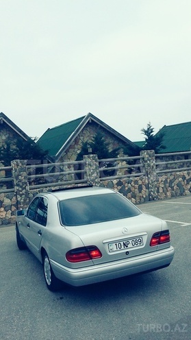 Mercedes E 230 1996, 320,000 km - 2.3 л - Bakı